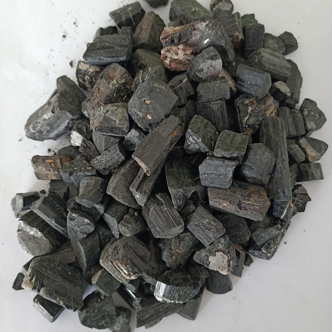 電氣石走進(jìn)日常生活的每個(gè)角落。電氣石的詳細(xì)論述